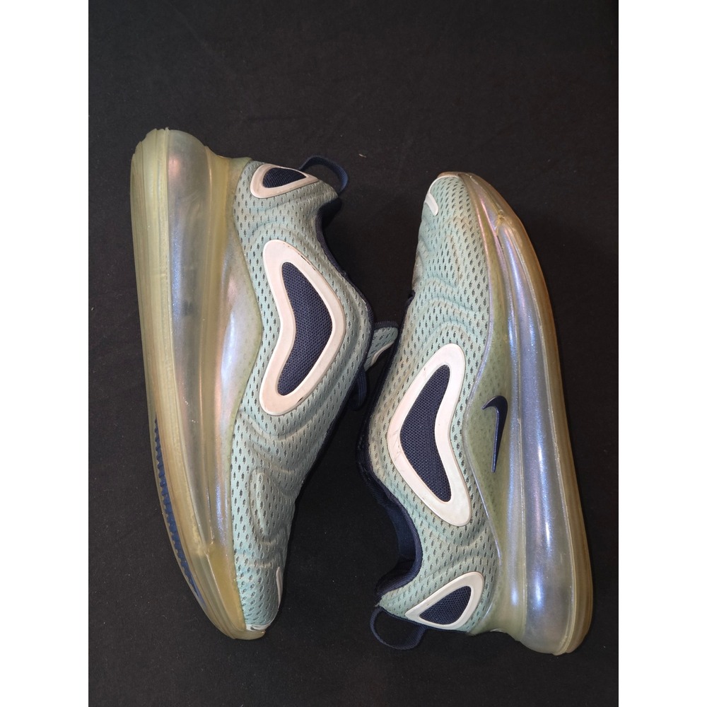 Nike Air Max 720 Women's Size 7 Pale Green Iridescent Chunky‎ Sneakers